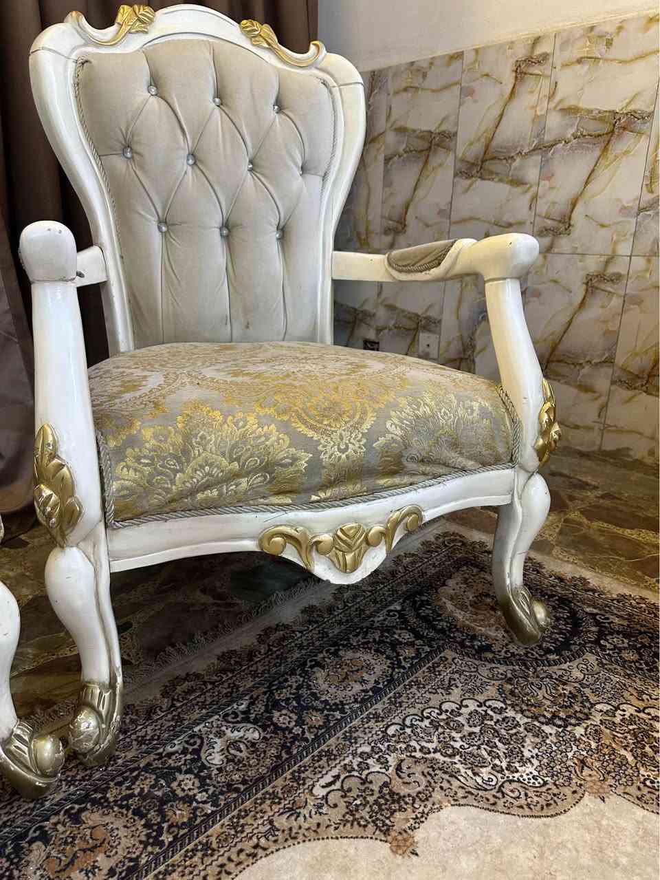 تخم تركي اصلي خشب زان عشر مقاعد مع وسطيه مكانه المنصور بغداد, العراق
