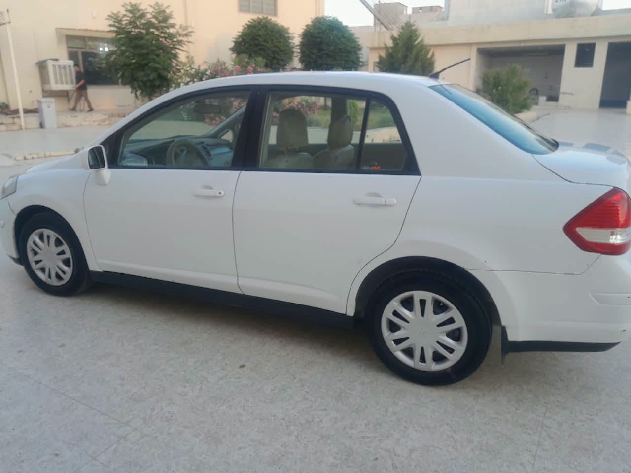 نيسان تيدا • ٢٠١١ • اوتوماتيك