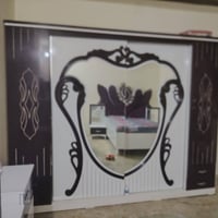 غرفة اخشاب • نضيفه • للبيع