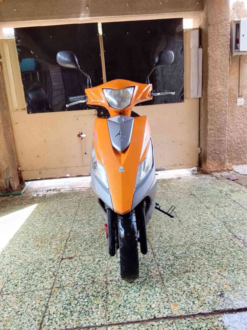 سلام عليكم
سايم نحلة 125cc موديل 2019
مسجل سنوية موجودة ثاني يوم تحويل 
محرك مامفتوح عالفحص كهربائيات كلها شغالة 
سعر 900 وبي مجال 
 رقمي بي واتساب واتصال ***********
