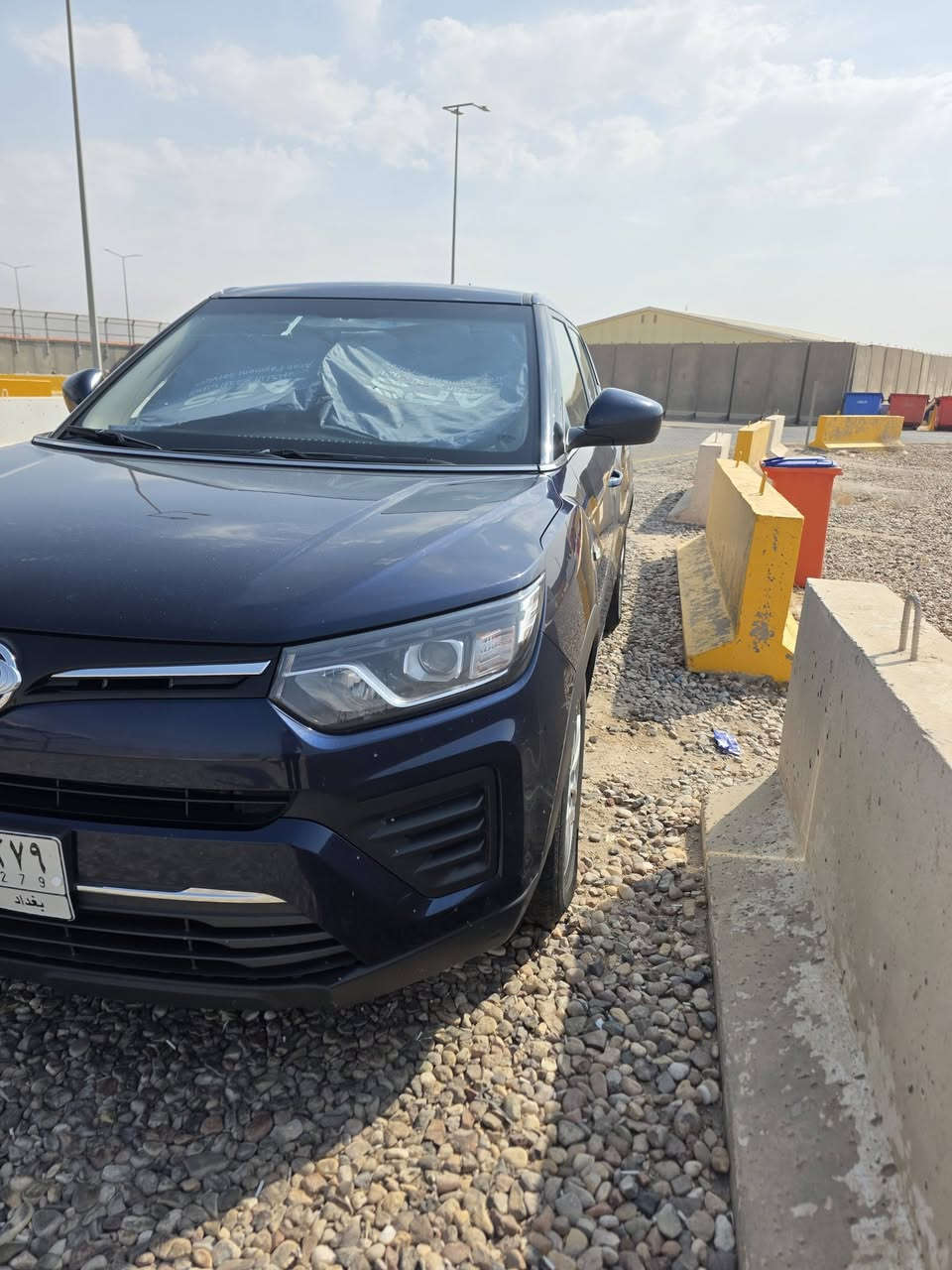 السلام عليكم سانك يونك تيفولي موديل ٢٠٢٢ سيارة جديده جدا جدا مكفولة عدا بارد قليل بالباب الخلفي مكان السيارة البصرة الطويسة للعلم بسعر مناسب جدا بسبب الضروف للاستفسار الاتصال على الرقم *********** والاسيا ***********
