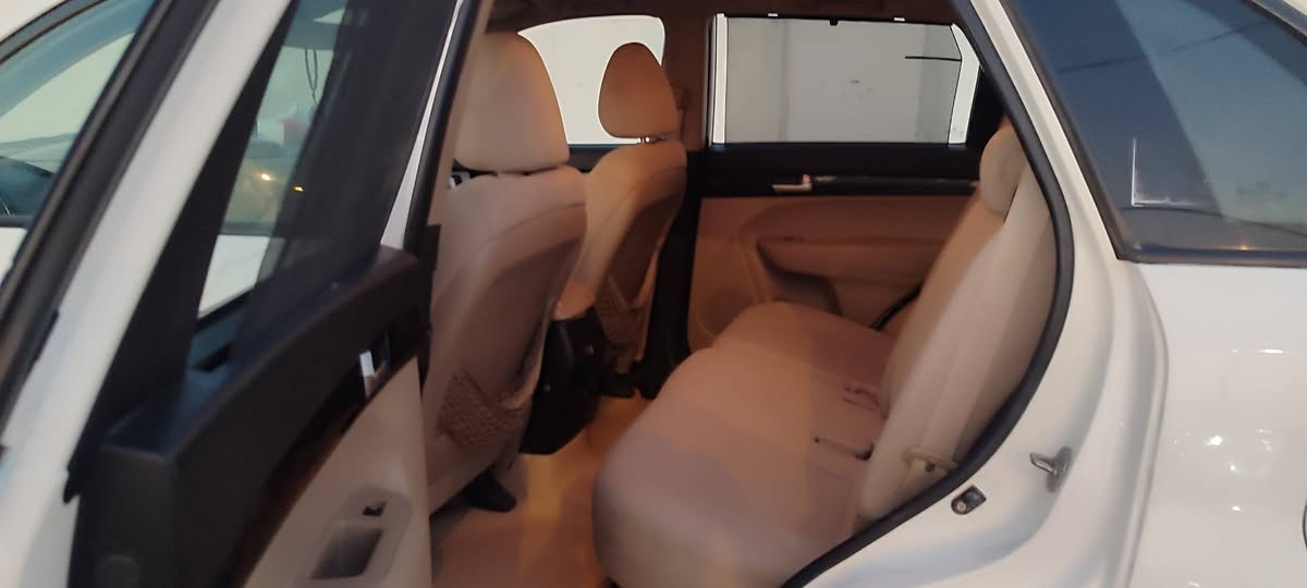 السلام عليكم سورنتو خليجي موديل 2014 مكينه اربعه اسلندر 2400 اللون أبيض رقم قادسيه الجديد باسمي بيه قطعه وحده صبغ الجوملغ الخلفي جه السائق بدون دواخل السعر 145ورقه وبيه مجال المكان ديوانيه المركز  الاستفسار الاتصال برقم *********** والسونار مرفق مع الصوؤ
