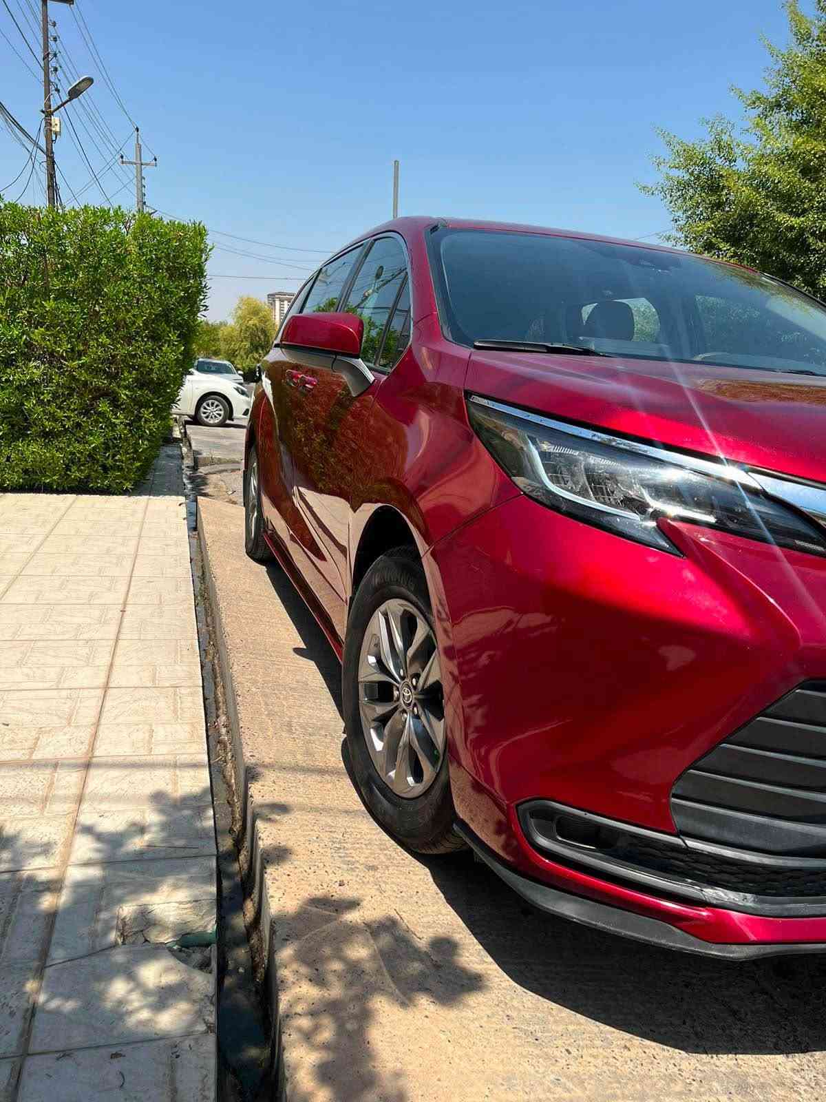 *********** 
Toyota sienna 2023 le hybrid
تويوتا سيينا ٢٠٢٣  هايبريد
٣ قطع بي صبغ بدون دواخل ايرباك بس بردةطاكس أربيل, العراق

نص مكتوب في الصور:
- 2:35 30 4 / 13 VIN STAT stat.vin