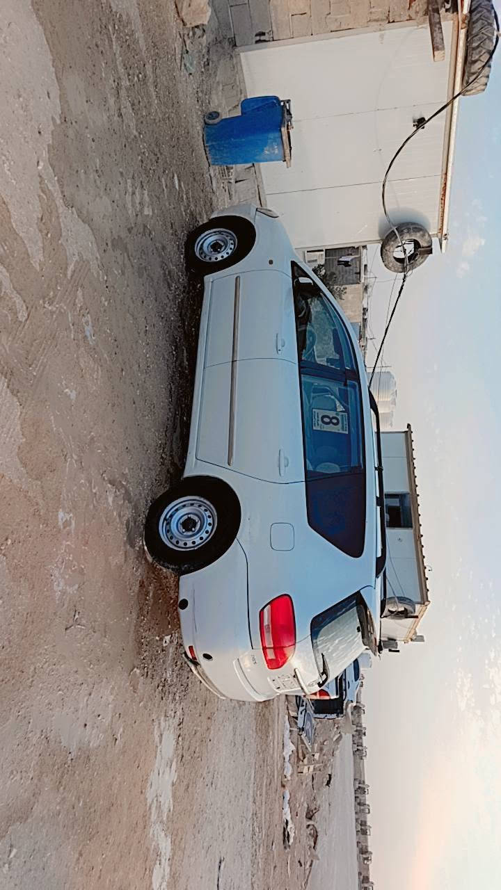 تيوتا   ابصم مديل ٢٠٠١سياره مكفولهةمن شخط جديده من كل نواحي كرهبايات محرك كير تبريد غاز  بانزين قتصاديه تخم تاير جديد ياباني حداديه جديده دواخل جديد سياره مامتعوبه مكان سماوه رقم نكليزي دوه مداوره سياره ماتخسر عليه شي مامخلي بيه نقص من اي شي دشبول ايسر، بلاد ومخلفه مانع حراره وتربه قطره مادخل ولا صوت رقم *********** بخدمتكم سعر ١٠٥
