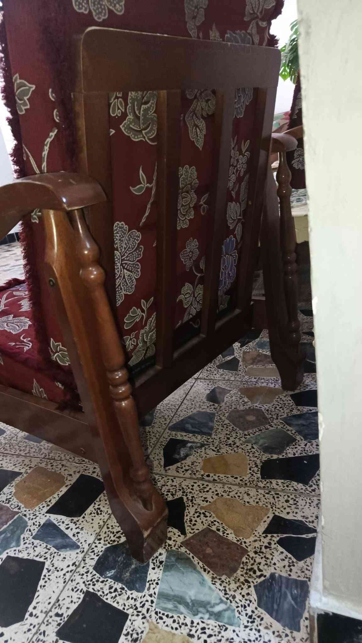 للبيع مكاني زعفرانيه تخم 7 مقاعد سعره 175 وبي مجال
