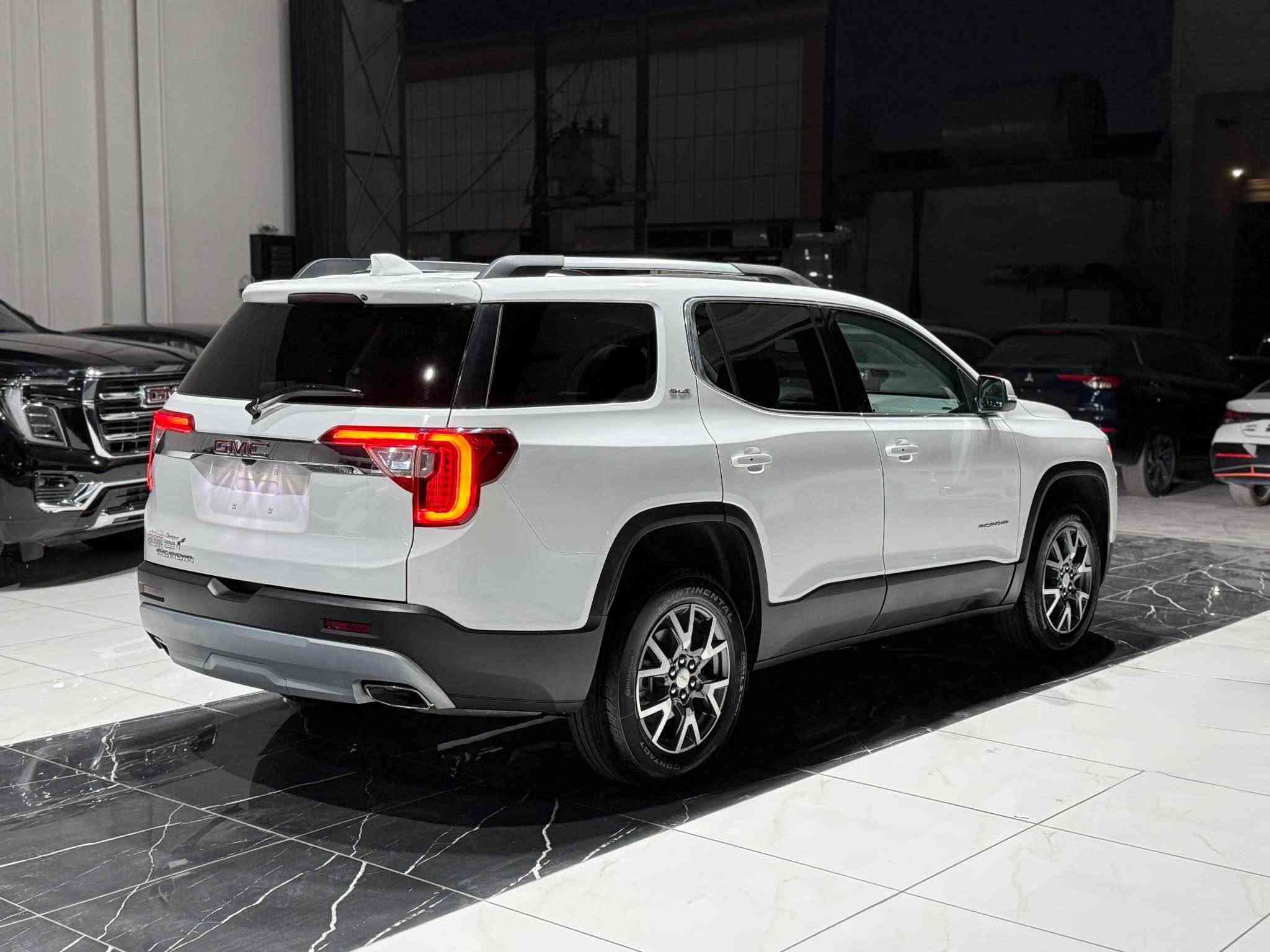𝑮𝑴𝑪  𝑨𝑪𝑨𝑫𝑰𝑨   𝑺𝑳𝑻 2023
موديل  2023
مكينة V6
فول مواصفات دنلي
فتحتين سقف
ثلاجة
٧ راكب
بصمة
تشغيل عن بعد
رادار أمامي و خلفي وجانبي 
نظام كاميرا 360
داتا شو
كشن تبريد و تدفئة
ستيرن تدفئة
ستيرن شفت كهربائي
شحن ايفون واير ليس
صندوق شفت Auto
بريك بصمة Auto 
سيارة١ جاملغ صبغ 
مسافة 10,000 𝑴𝒊𝒍𝒆𝒔
سيارة موجود اربيل

رقم ☎️ 
***********
*********** - ***********
رقم شاصي

1𝑮𝑲𝑲𝑵𝑴𝑳58𝑷𝒁264978

#𝑨𝑪𝑨𝑫𝑰𝑨 #𝑮𝑴𝑪 أربيل, العراق

نص مكتوب في الصور:
- BASE ADDRESS CARS