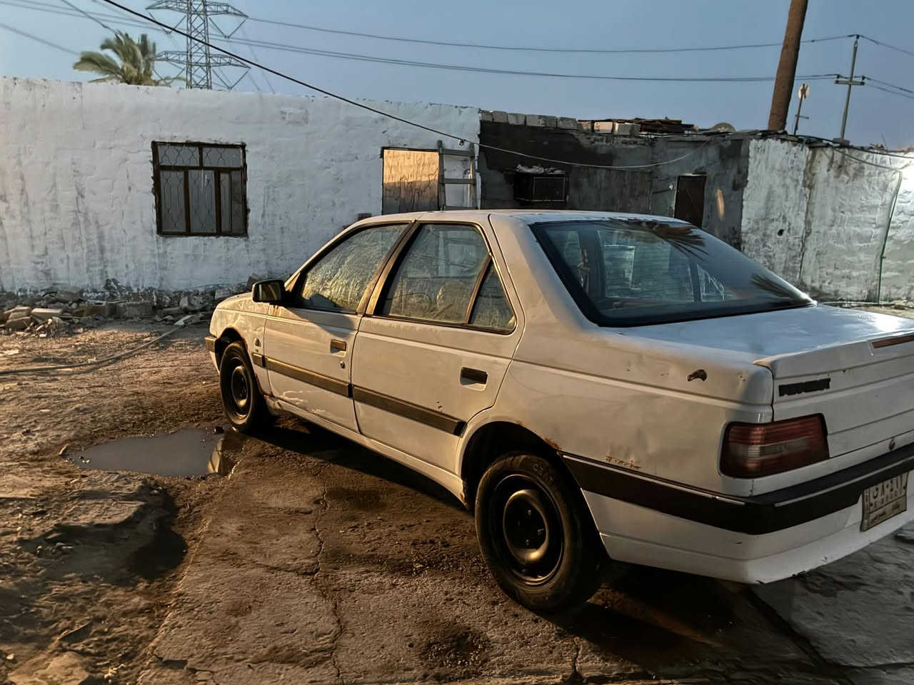 ابيجو 405رقم بغداد مكينه وكير كفاله راعيه موجود بيع اقصاد 26تدفع نص مبلغ والباقي حسب الاتفاق موجوده بلبصرة شراي يجي خاص ***********

