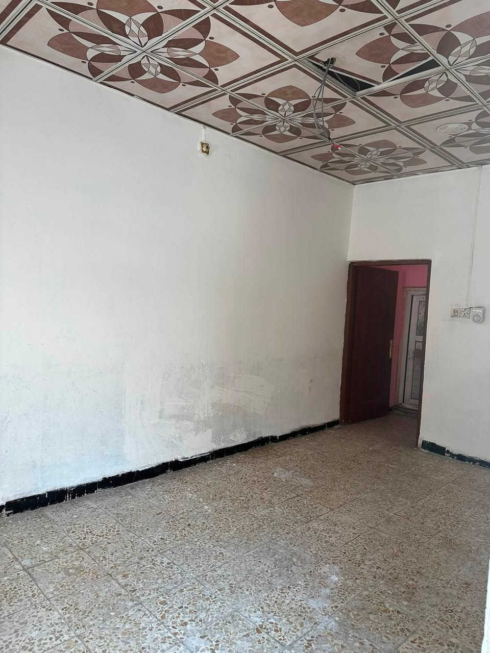 ‏يا الله بيت للإيجار ‏طابو صرف نجف حي ميسان

‏المساحة. 50 متر  الشريط   طابقين الطابق الأول

‏استقبال.  صالة   مطبخ   صحيات  

‏الطابق الثاني. غرفة نوم  سعر الإيجار    225  الف صافي
"""""""""""""""""""""""""""""""""""""""""""""""""""
      ‏         مكتب أبو حوراء الحسناوي للعقار

‏الاتصال  ***********     و. ***********

   ‏عنوان المكتب ‏حي ميسان شارع الكيات. مقابل السوق
￼
     ‏الاخير  بإدارة أبو حوراء الحسناوي
