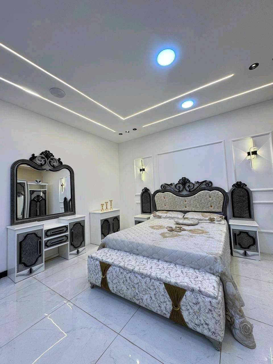 حصرياً الموديل الجديد   

السعر مليون دينار فقط 😍

غرفه نجاره قتصاديه 🛌

متكونه من 9 قطع مميزه 

الكنتور ارتفاع 240 طول 320 

مع الزاويه مجموع الطول 4 امتار 

السمك الخارجي للغرفه 5 ملم انديف

والسمك الداخلي 3 ملم معاكس ابيض

سعر الشازلون الخزان 75 الف 

سعر الشازلون المقعد 50 الف 

متوفر توصيل وشد داخل بغداد 😊

متوفر توصيل وشد لكافة محافضات العراق 🇮🇶