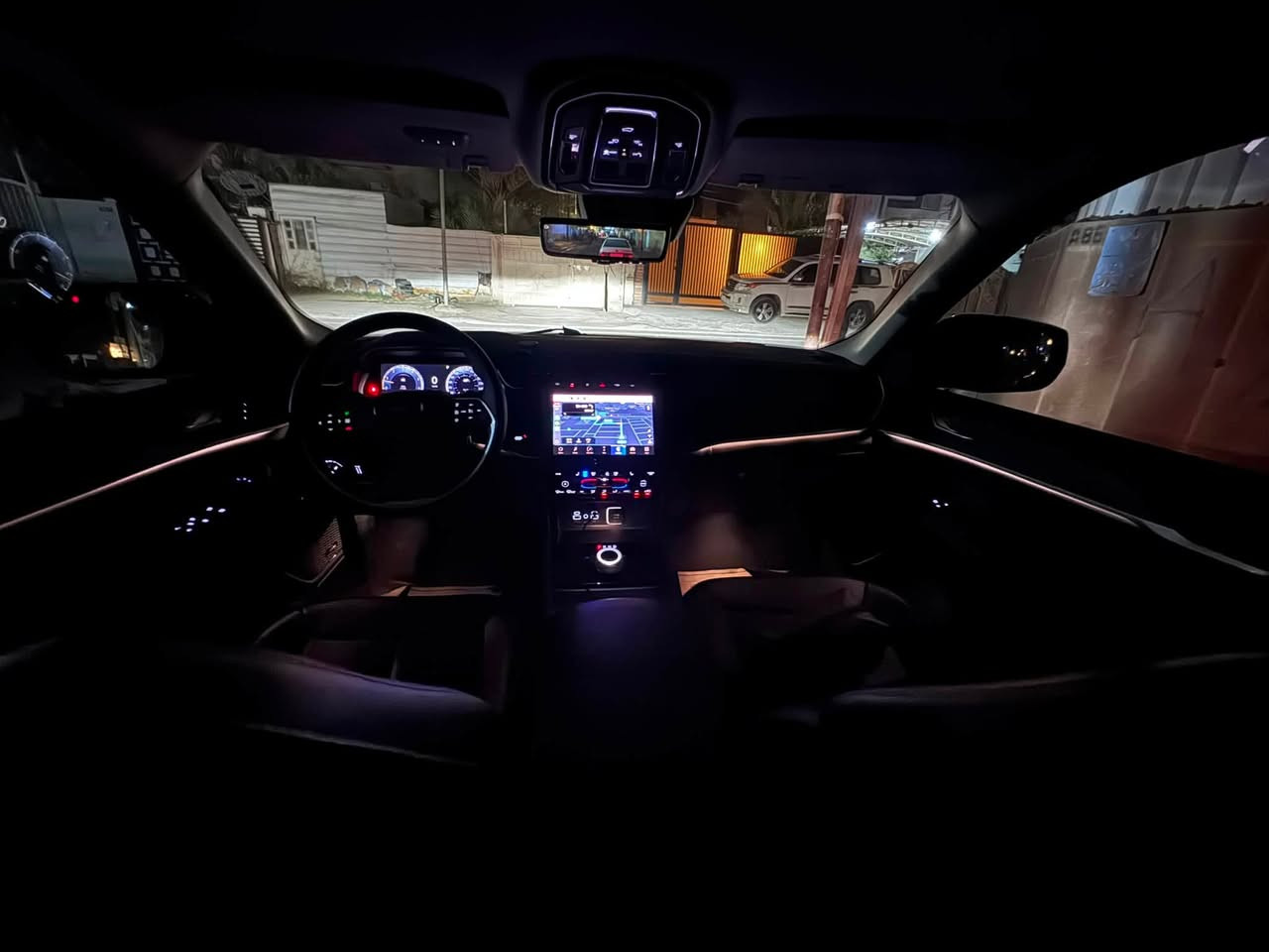 � للبيع جيب شيروكي Limited موديل 2023 – وارد أمريكي

خمسة راكب
 
وارد أمريكي، بمحرك V6 (6 سلندر)، سيارة نظيفة جدًا، استخدام شخصي وجاهزة للاستخدام.

مظلل رسمي وصادره بيها سنويه تظليل من المرور 

المواصفات:

 • فئة Limited

 • محرك V6

 • وارد أمريكي

 • كاملة المواصفات عدا البانوراما

 • كراسي جلد

 • تشغيل بصمة ودخول ذكي

 • تشغيل عن بُعد

 • شاشة كبيرة

 • خمسه خلفية

مرايه كامره خلفيه 

 • حساسات أمامية وخلفية

 • رادار أمامي وخلفي

 • تثبيت سرعة

 • مقاعد كهربائية 

• مع تدفئة  تبريد

• ⁠وخزن ميموري 

شحن واير لس

 • نظام صوت مميز

 • تحكم بالدركسون

 • دبل

رقم اربيل

الممشى:

(حوالي30,000 ميل)

ملاحظة:

السيارة نظيفة جدًا واستخدام شخصي، حادثه موضح بالصور وفيها ضربة بالبنيد والجاملغ كولش بسيطه ، وكل شيء موضح بالصور.

💰 السعر: 27،500 دولار

📍 الموقع: بغداد – السيديه

📞 للتواصل: ***********
