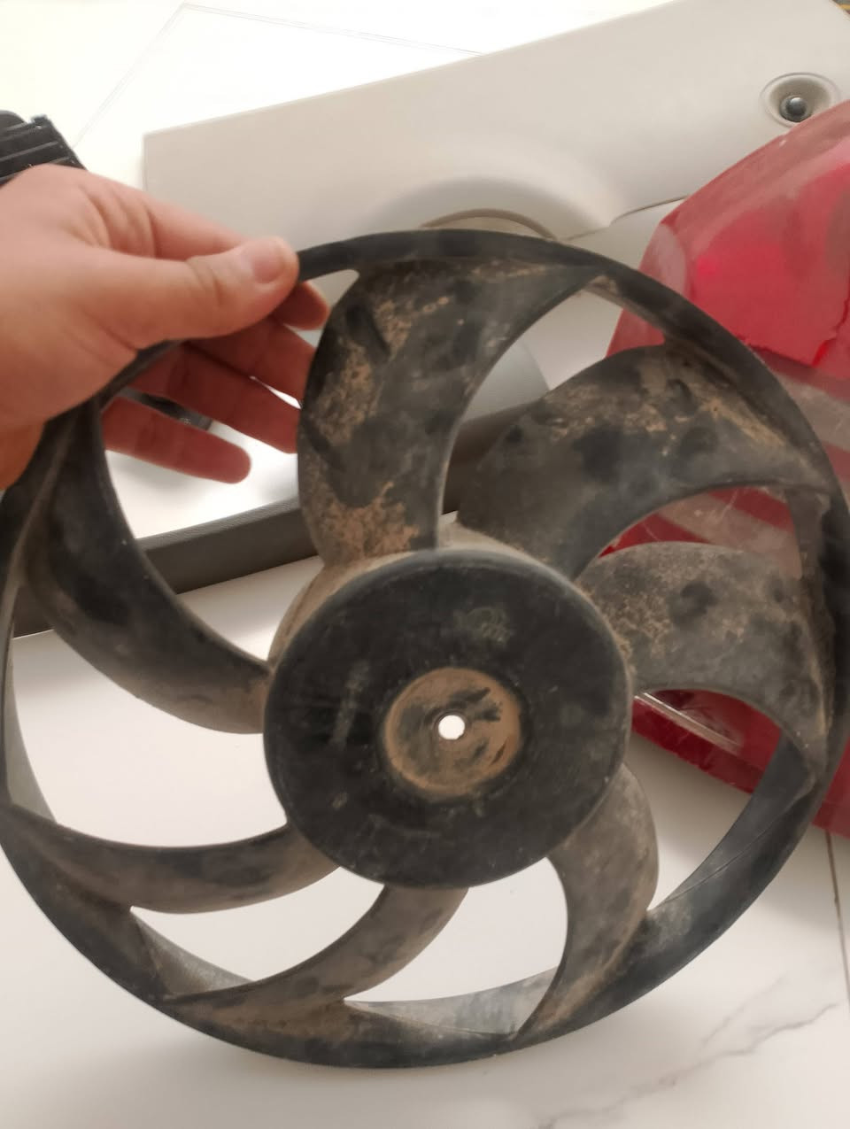 سلام عليكم
شباب غراض أوباما لبيع 
راسلني خاص او على رقم 
***********
سعر خاص

