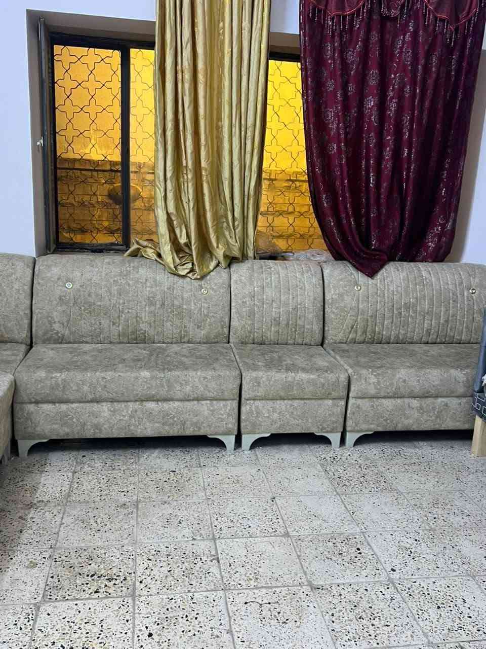 صوفا • نضيفه • مستخدم شهرين