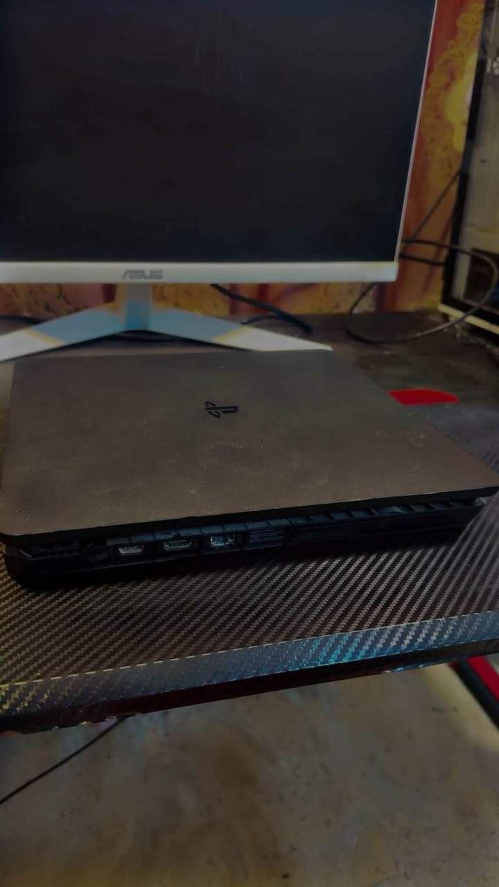 بيع PS4

PS4 Slim للبيع — 250,000 د.ع

الجهاز نظيف وما مفتوح نهائيًا، وما داخل تصليح قبل.

الجهاز يشتغل طبيعي 100% وجميع وظائفه سليمة، المشكلة فقط بالمروحة وتحتاج تبديل، ولهذا الجهاز يحمى ويطفي أثناء اللعب.

وياه يد تحكم هدية.
بدون أقراص.

السعر: 250 ألف قابل للتفاوض للجادين فقط.

الفحص متاح للجاد اللي ناوي يشتري، والجهاز ينفحص قدامه بالكامل.

للمهتم والجاد يتواصل.

***********
