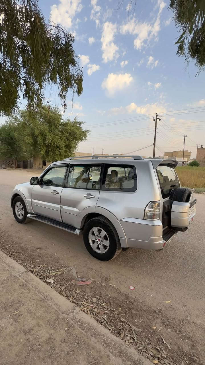 بـ95$ وبيها مجال بسيط 

باجيرو حبتور موديل 2008 وارد خليجي

 المحرك 3000 . 6 سلندر ماشية 180 الف . اللون رصاصي .الرقم انكليزي حديث.  سنويه لل 2030 السيارة بأسمي تحويل ثاني يوم المواصفات . تحكم ستيرن . تبريد 3 قطع فول . شاشه كبيرة . كامرة خلفيه . حساس بگ . مرايات شفط . مرايات كهرباء سلاد روف ( فتحه سقف بنوراما ) . مثبت سرعه كروز . ثلاجه بل فرس.7 راكب .انارة زنون عالي وناصي وبلوجكتر . تدفئه وتبريد بلمقاعد .كشنات تحكم كهرباء . جام كهربائي وجامه السايق اوتو . قفل الابواب والنوافذ تحكم جهة السايق . بلوجكتر ضبابي خلفي .الفئه GLS .
شاشات خلفيه بلمقاعد(مفصولات) 
.مانع تزحلق . فتح واقفال الابواب والمري شفط عن بعد . نضام ازاله الضباب اثناء المطر . مضخه ماء خلفيه . المكان بغداد .   السيارة مسويلها ادامه . محرك جاهز . مبدل بلكات ومنضف نوزلات  . مبدل تخم تاير قبل شهر كير ومحرك وحداديه وكهربائيات جاهزة من كلشي خير من الله 
بيها كم قطعة صبغ للجمالية بدون ضربة بدون دواخل 
سعرها 95$ وبيها مجال بسيط للطيبين ماكو هيج سعر بهيج نضافه ومواصفات 
السيارة نصبتها وشكلها بل واقع احلى من الصور بهواي 

 ***********
بغداد التاجي / سبع البور

