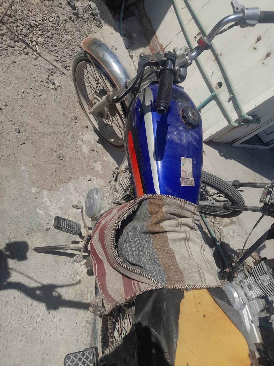 السلام عليكم
اخوان ٤كير زيرو بس شويه مشتغله 😀
شغاله شرط بيع مستعجل ١٧٥ ألف 
الشبانات قرب الحولي
***********
