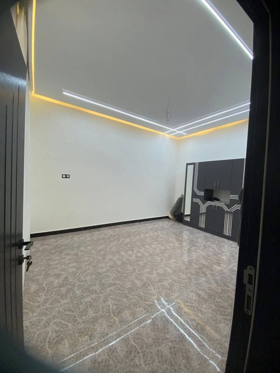 بيت للبيع
المساحه 200متر 10*20
الموقع التنومه نهر حسن قرب مدرسه تراث الاجيال 
بناء درجه اولى بالكامل ديكورات مميزه 
السعر 150 وقابل للتفاوض 
***********
