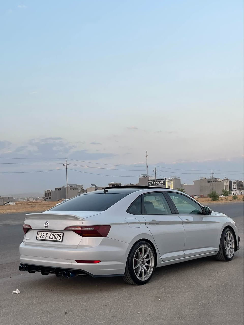 VW jeta 2019
سەیارەکی زۆر جوانو بەرچاوە  2پارچەی ئەمریکای هەیە بۆنیتو چاملغ و چاملغەکی دواوەش لەسەر پەڵەیەک بۆیاغ کراوەتەوە بۆ جوانی یانی ٣ پارچە بێ ئێرباگ بێ ژۆری دو سێ جێشی پی دی ئاڕە گێر مەکینە بە شەرت  ویلی  oz لەسەرە
شوتەو سیستەم گزۆزی مارکەی کۆڕسای لەسەرە سەوتەکی زۆر خۆشی هەیە کامل کرایتە gli
مەسروفەکی چاکی لێ کرایە نرخی١٣٥ مەجال ڕەقەمی خاوەنی *********** أربيل, العراق
