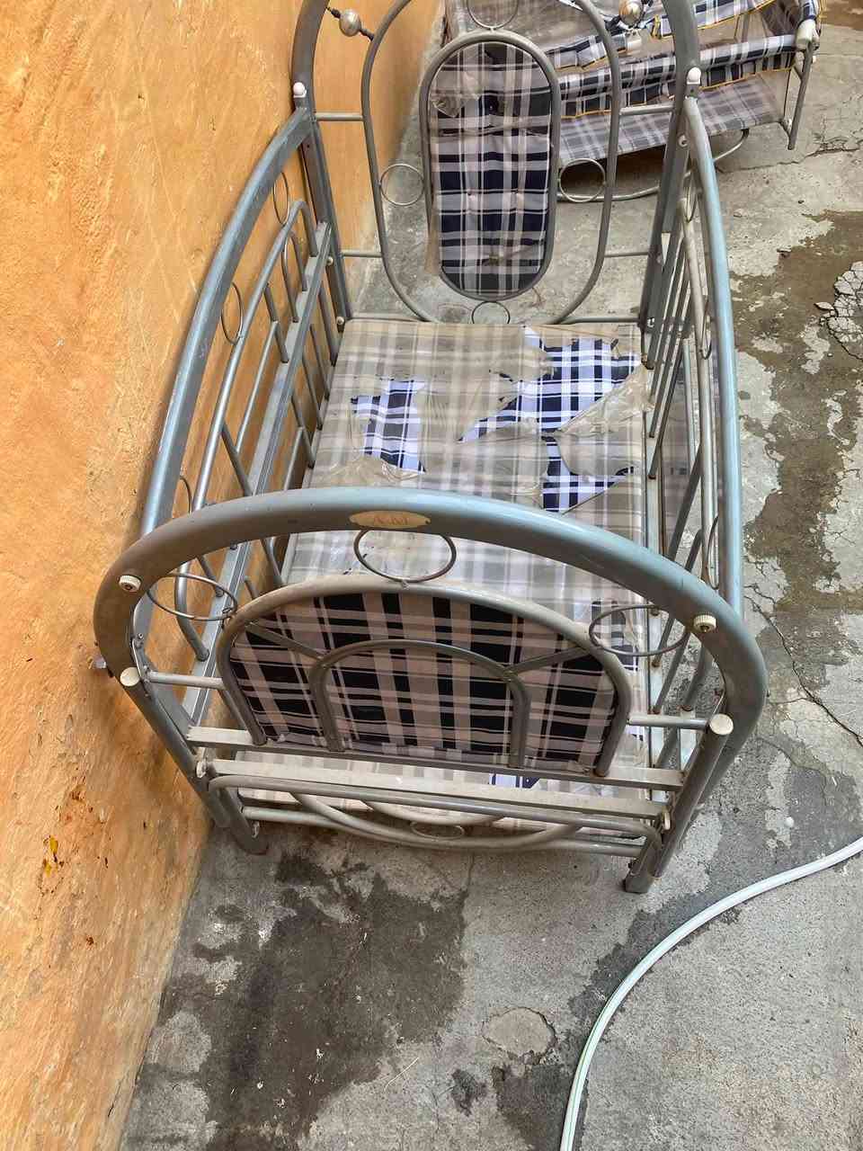 تخت مال طفل للبيع ادفع سعر عجبني ابيع مستخدم شي قليل مكاني موصل الايسر كراج شمال
رقم هاتف *********** متواجد عل مسنجر
