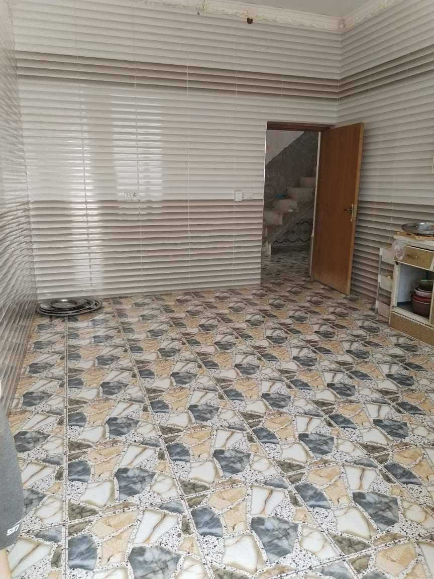 دار سكن للبيع طابو صرف قرب دار البو مايل بناء ٢٠١٨ / قضاء حديثة / الانبار 

المساحة الكلية للدار ٣٠٠ م 

المحتويات :-

ديوان ٧ × ٤,٥
هول ٥ × ٤
مطبخ ٥ × ٤
غرفتين نوم ٥,٥ × ٤,٥  ، ٤,٥ × ٤
صحيات داخلية + خارجية 

* الارضية سيراميك 

السعر المطلوب ٧٨ مليون و بي مجال للتفاوض 

مكتب ابو احمد الحديثي للعقار 

عنوان المكتب / الانبار / قضاء حديثة / سوق الحي العسكري الرئيسي / قرب اسواق ابو حسين للغذائية 

استاذ هشام        ***********

                         ***********
