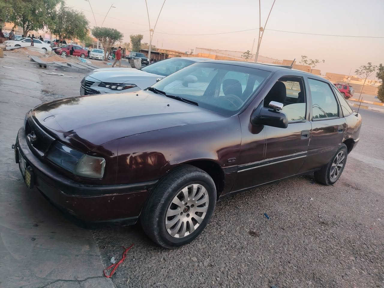 يالله سلام عليكم فكتره موديل 90 محرك 2000 كير عادي صدر محرك كير جديد رقم انبار جديد سياره مال عمل خدميه كهربائيات شغاله فتحه جام كهرباء بيع سريع قفل 18 مكان هيت حي البكر رقم هاتف ***********
