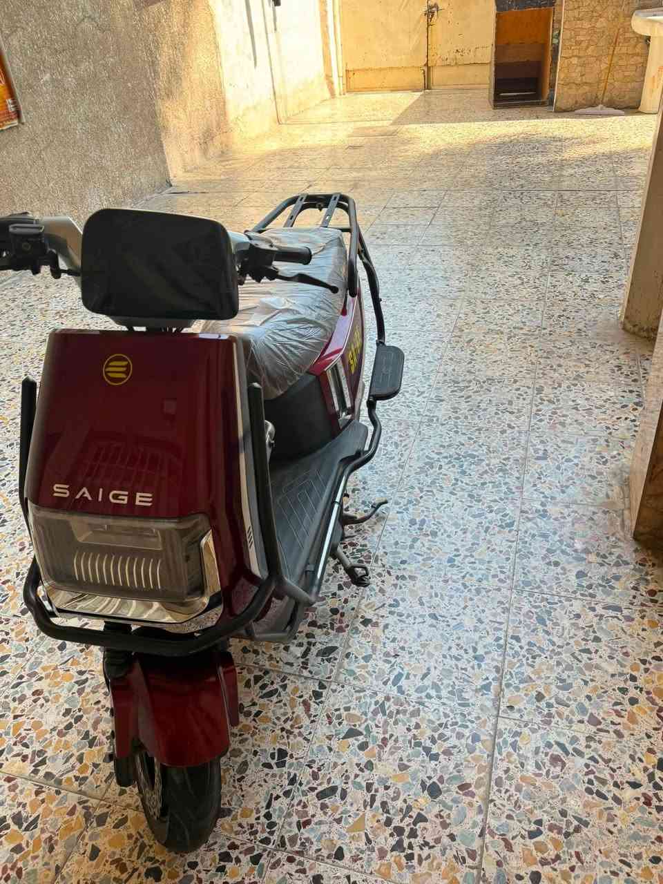 السلام عليكم دراجة شحن  سعرها 750فول مواصفات تجي ٦ بطاريات كبار
ملف ٢٠٠٠
لايت زنون عالي ناصي
اشاير يمنة يسرة 
نضام P
بريكات امامي خلفي 
شاحنة الأصلية مالتها 
الدراجة تجي ٣ سرع طيارة 
شاشة ايباد 
الدراجة تجي مدرعة بلكامل 
مكاني بغداد حي العامل رقمي ***********
