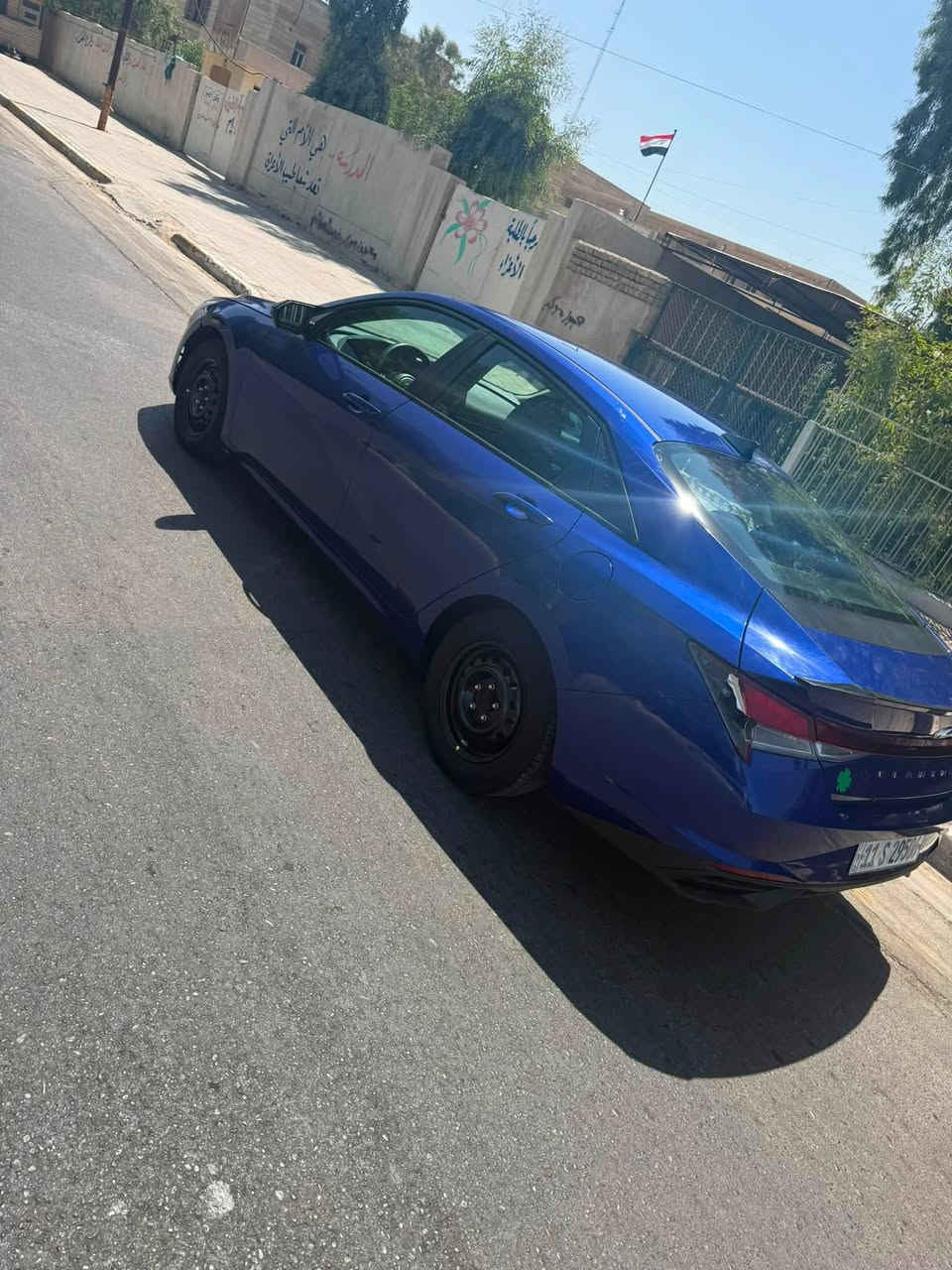 السلام عليكم
للبيع لانتره 2023 
حدثه الي بمريكه فقط بنيد بدون دواخل ولا شواصي او بل عراق جاملغ جهت سايق مبدل او  بي بارد سياره مكفوله  محرك او كير او بيه شغلات بصيطه بل كشر سياره خير من الله مناقصه شي 
سعره 134 وبيه مجال 
عنوان سبع ابكار قرب الوقف السني 
ستفسار ***********
