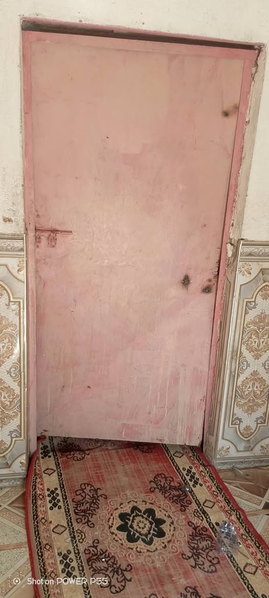 كمن رخصة الادمن السلام عليكم بيت بالرميثه مساحة100متر زراعي مشمول بالتطويب بحي البدو يتكون من غرفة عدد2وهول وبراني (***********)  الاتصال على هاذا الرقم
