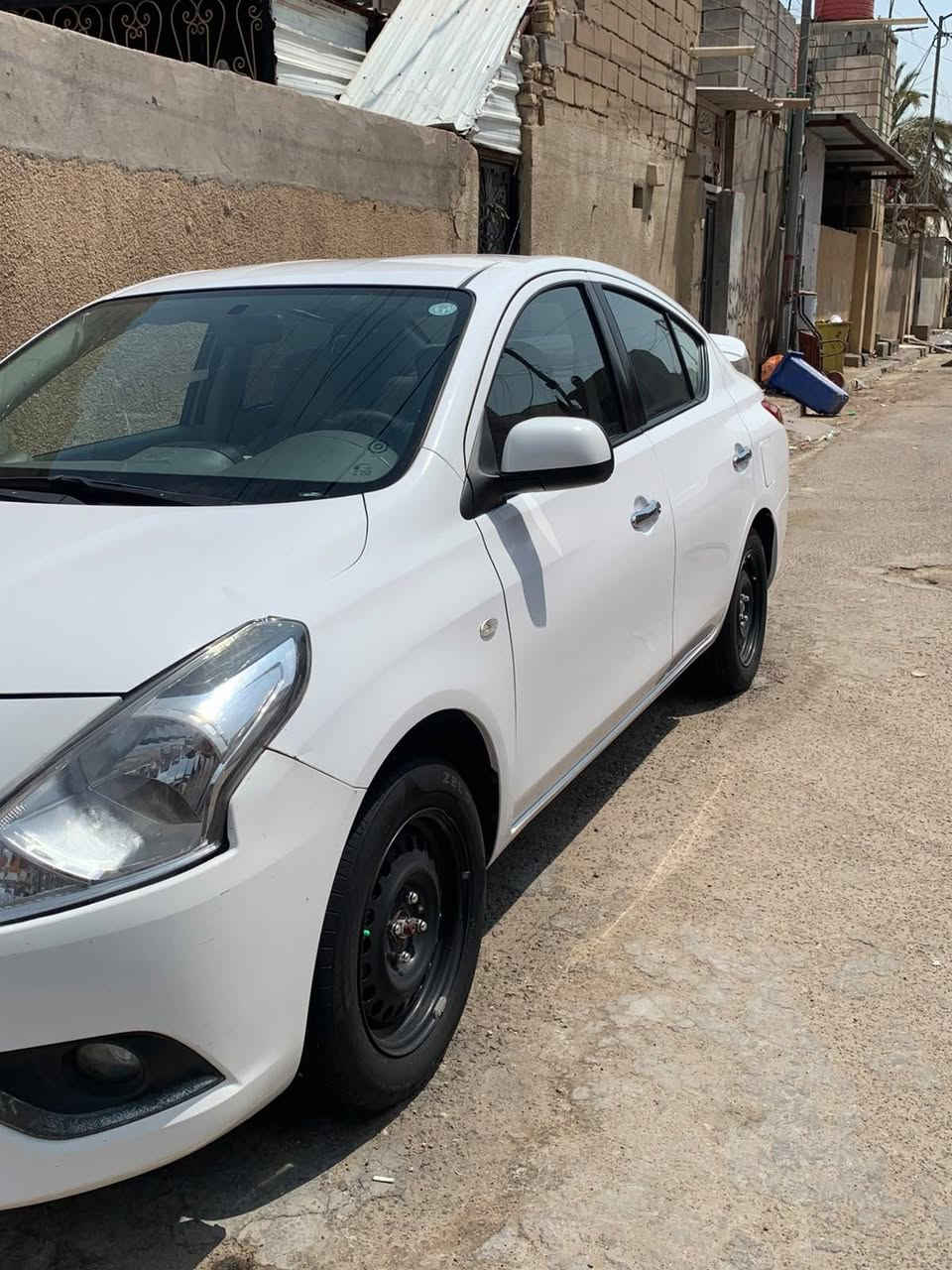 السلام عليكم نيسان سني مديل23 ماشيه 94 بيها جاملغ امامي مبدل والبنيد بي طعجات بسيطه ثنين 
السيارة جاهزه من كلشي السعر 105 العنوان البصره المعقل 
رقمي *********** بي واتساب
