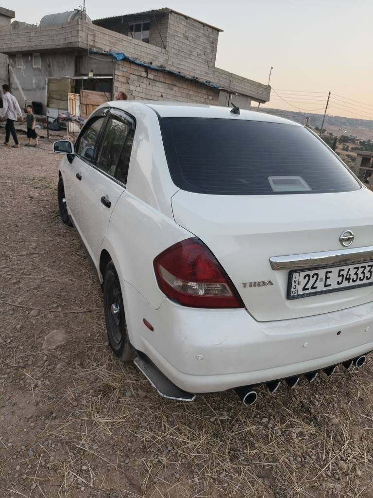 نيسان تيده,2006  خةليجي
كير مةكينة تةبريد تةقةو رةقة  هةمووي بةشةرت   👌
تةحويل كردن بةناو كردن بةشةرت 
سةيارةكة بيحةيبةو بي نوقستانية  بةشةرتي دارووبةرد 👍
بةنسبةت سبووغ  يةك جاملخ بةبي ژؤري  دووپةلة  هةية  ٢٣٠هةزار حةقيقي رؤيشتووة  سةيارةكة  جاهيزة   سةيارةكة لةهةوليرة  بؤ پةيوةندي   (***********) وةتس ئەپ فایبەر لەسەر   💯 أربيل, العراق
