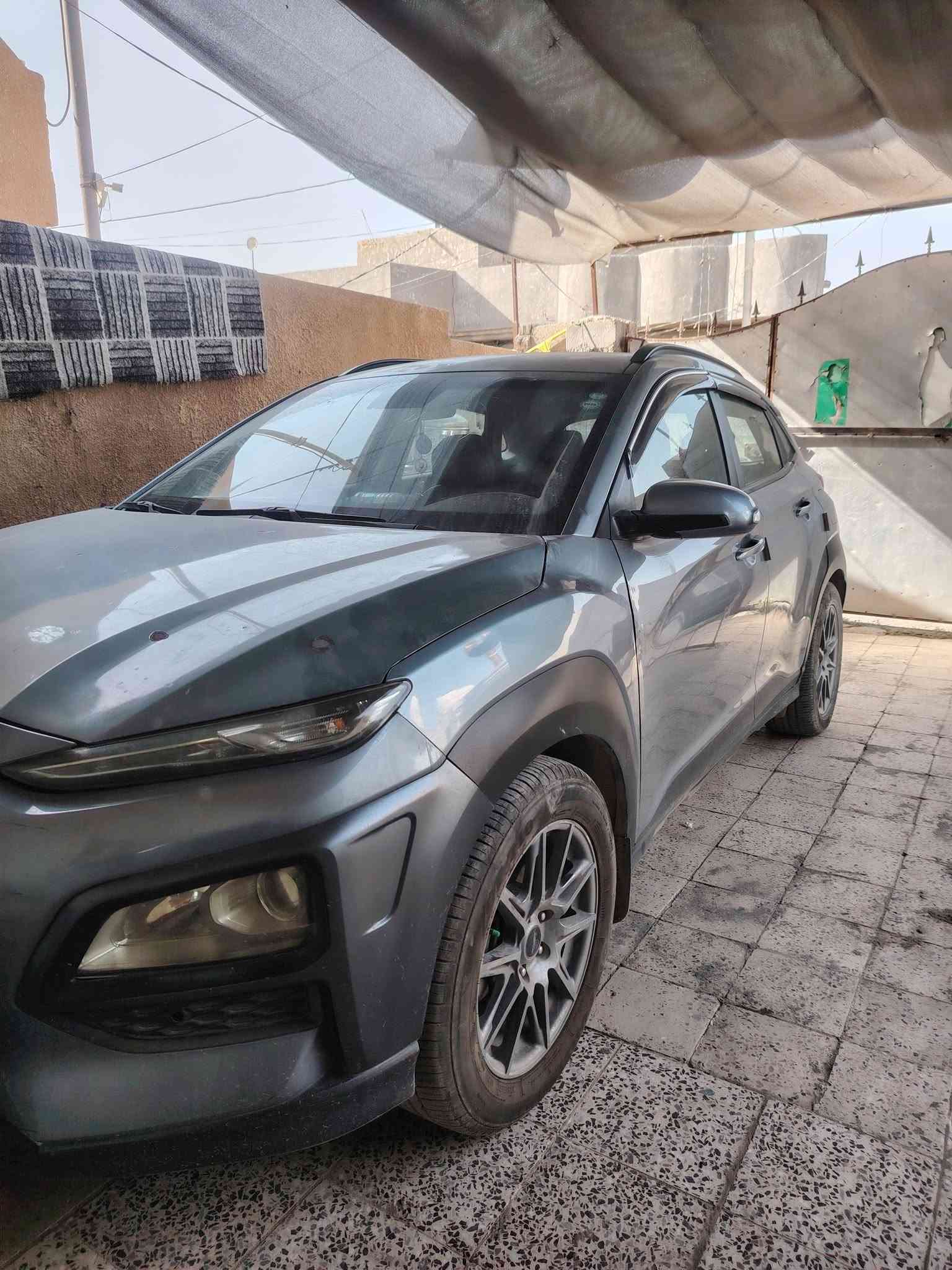 السلام عليكم ورحمة الله وبركاته لبيع كونا 2020 وارد أمريكي محرك 2000 سيارة بيها ضربة الجاملغ من جهت السايق والبنيد مبدل نفس اللون حالة المحرك مفتوح تبريدها من هي واكفه بارده بس من تمشي يطفه بيهه بصمة وشاشه كير أوتوماتيك حساسات المري الجانبية متعة في القيادة والسعر 110 ورقه للاستفسار الاتصال على الرقم ***********
