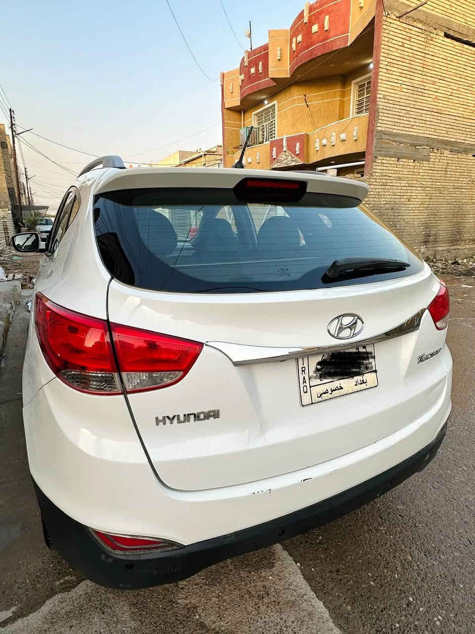 توسان موديل 2013 خليجي بنوراما
2000 دوش مكينه وكير وحداديه 
السيارة بيها فقط بنيد مبدل بدون
اي لغود ودواخل وين ما تحب
 تسوي سونار حاظر 

126 - وبيها مجال حگ الجيه 
( *********** )  
بغداد - الشعب - بوب الشام
