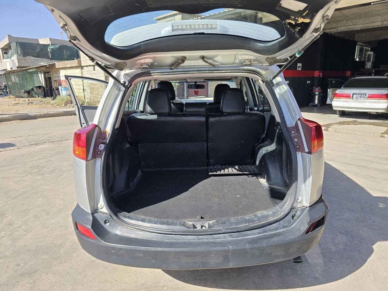 بەناوی خوای گەورە
‎تۆیۆتا ڕاڤ 4 مۆدێل 2015
‎سەنەوی تا مانگی 8 ی 2028 تازەیە
‎کامل بۆیاخ 
‎پێش و پشت کەپس 
‎چوار تایەی تازە 
‎کامل کارەبایەتی بەشەرت 
‎تازە مەکینەم گۆڕیوه
‎گێڕ و مەکینە بەشەرت
‎نرخ 117گەڵا و معامەلە
‎ناونیشان: هەڵەبجەی شەهید 
‎***********
ئەدمین ❤ حلبجة, السليمانية
