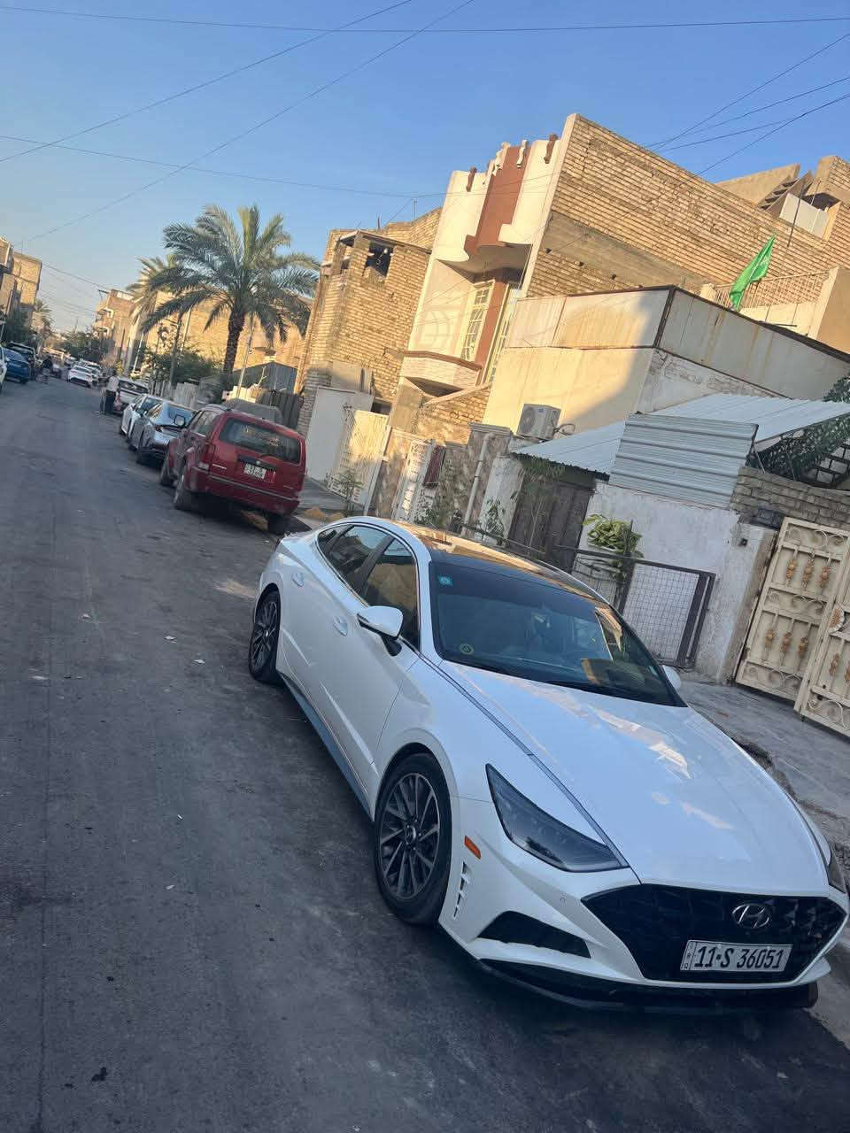 سلام عليكم سوناتا ٢١ فول الاخير اعلى موصفات حادث بنيد جاملغ امريكا مبدل السعر ب١٦٠ بيه مجال بسيط جدا  رقم تلفون***********
