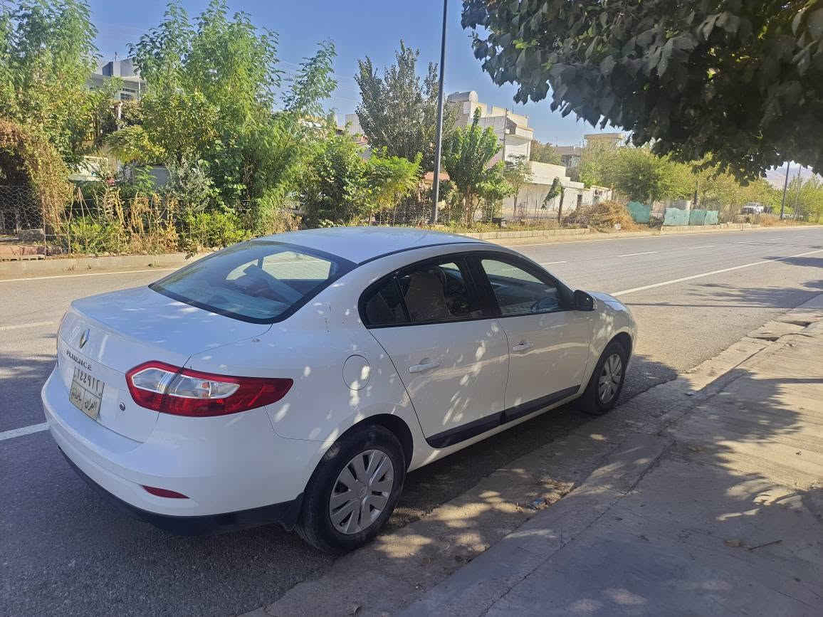 ڕینۆ فلوینسی 2016 
بێ بۆیاخ 
 ڕۆشتوە 112KM
گێری تازە تەشفیت کراوە
 بەشەرتی گێڕ و مەکینە
 نرخی 82گەڵاو مەجال

ژمارەی تەلەفون
  *********** 
*********** حلبجة, السليمانية
