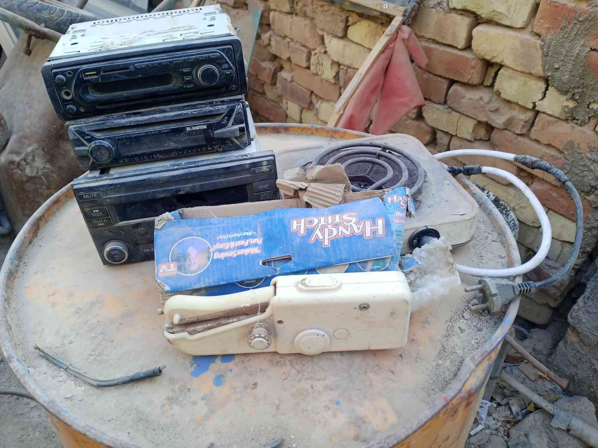 السلام عليكم غراض بيت شغالات للبيع بغداد سبع البور منطقة٤٠٠٠.  ***********
