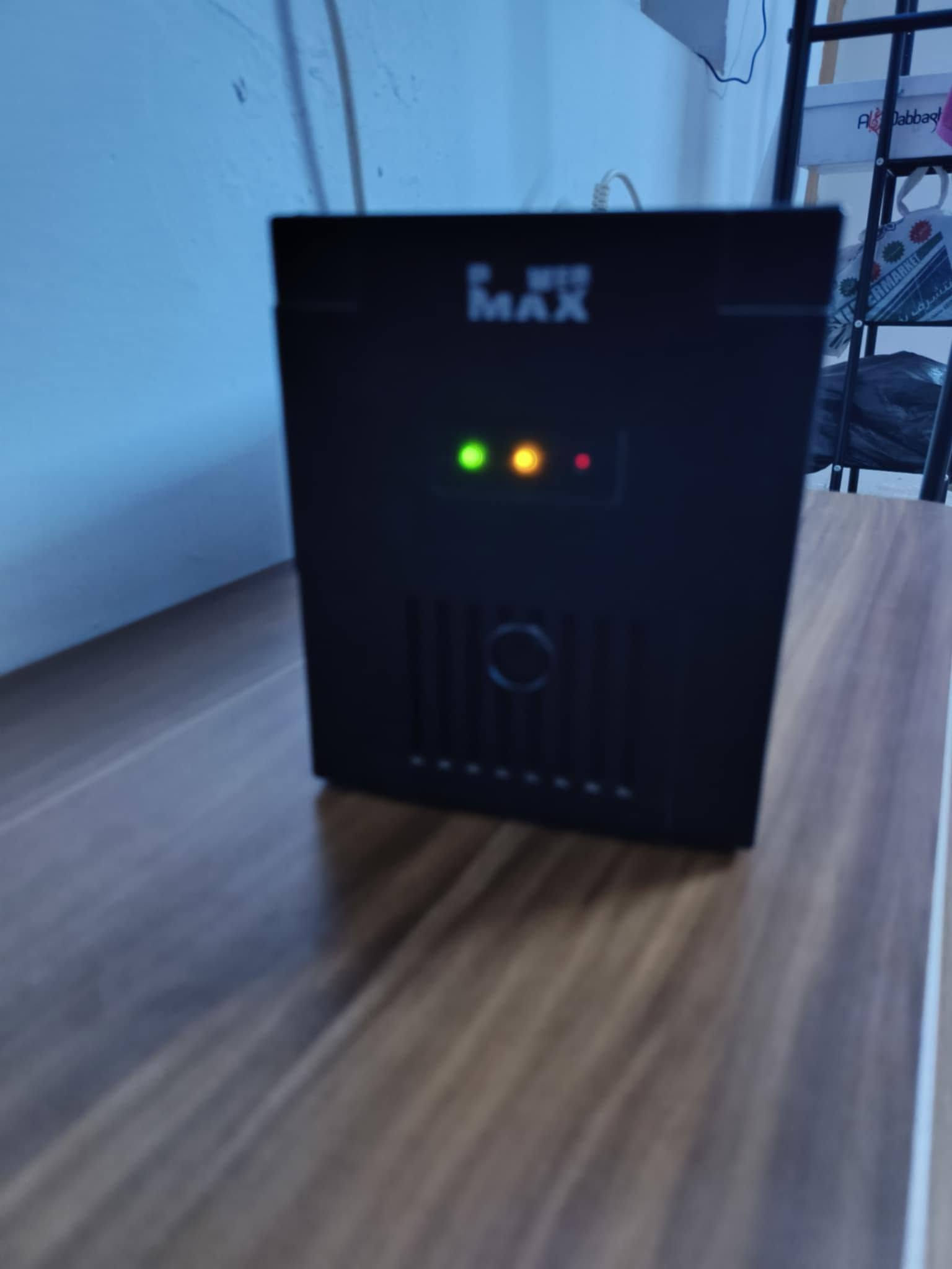 سلام عليكم
UPS 2000kv 
ستعمال شهرين نظافة مثل ما موجود بصوره 
ب ١٠٠الف وبي مجال العنوان بغداد الغزاليه
***********
