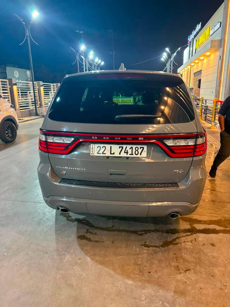دورانجو R/T 2021 خليجي 🇦🇪
🔹 مكينة 5.7 HEMI V8
🔹 قوة 360 حصان
🔹 قير أوتوماتيك 8 سرعات
🔹 ماشيه ٦٥km 
🔹 7 ركاب
🔹 فل أوبشن
🔹 جلد + تبريد وتسخين مقاعد
🔹 شاشة وسطية كبيرة + Apple CarPlay / Android Auto
🔹 كاميرا خلفية وحساسات
🔹 مثبت سرعة
🔹 تشغيل بصمة + دخول ذكي
🔹 فتحة سقف
🔹 جنوط R/T
🔹 تحكم بالمقود
🔹 تكييف ثلاثي المناطق
🔹 خليجي، نظيفة جداً المكان بغداد ‭

للمهتمين ‭***********‬
