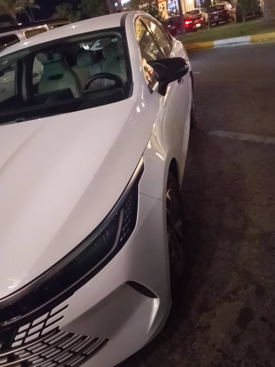 بي واي دي دستورير ماشيه 6000 الكلي السعر 20 مليون وبيها مجال بسيط ***********
