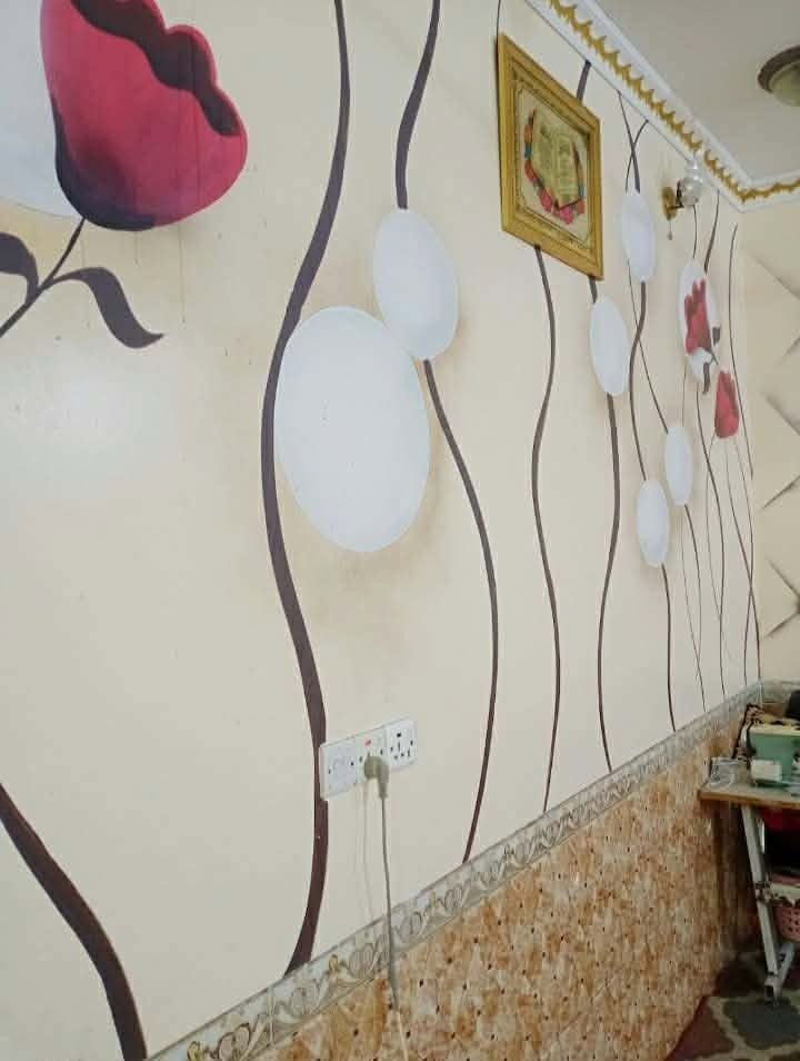 بيت طابو المساحة 140متر  ركن طابقين بصوب بني ركاب حي المنتظر قرب مدرسة الحشد مقابل مجمع بركات المهدي المنتظر 
الطابق الأول غرفة وصالة ومطبخ وديوانية والبناء طابوگ والسگف كونكريت ماعدا السياج والصحيات بلوك
الطابق الثاني ٣غرف والبناء ثرمستون والسگف كونكريت ملبوخ فقط

السعر الكلي 130مليون 
مطلوب اسكان 11مليون

نص مكتوب في الصور:
- ٠٦:٤٨ ٢٠٢٦/٠٥/٠٣
- ٠٦:٣٩ ٢٠٢٦/٠٥/٠٣