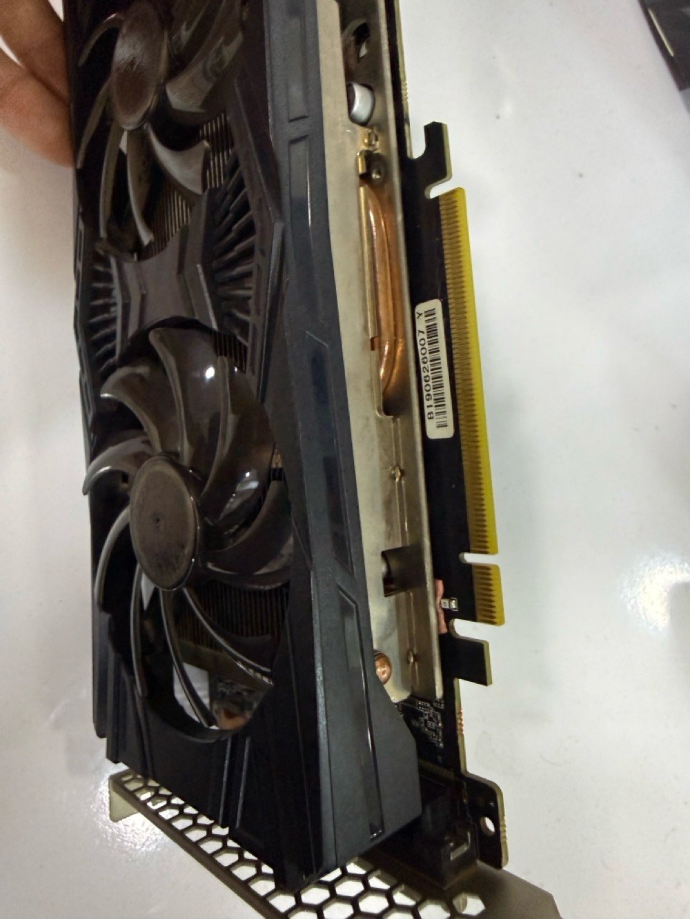 قطع PC للبيع دفعة وحدة ابيعهن سوه فقط — السعر 340 ألف دينار وبيه مجال بسيط

• كارت شاشة GTX 1660 Ti 6GB pnyبمروحتين
• معالج Ryzen 3 3200G — بدون مروحة
• رامات TeamGroup 16GB (2×8) DDR4 بسرعة 2666MHz
• كيبورد ميكانيكي AULA WIND F2088 ويا علبته

الصور حقيقية للقطع الموجودة. البيع للقطع الأربع فقط، مو تجميعة كاملة.
، للاستفسار راسلني خاص مكاني بغداد