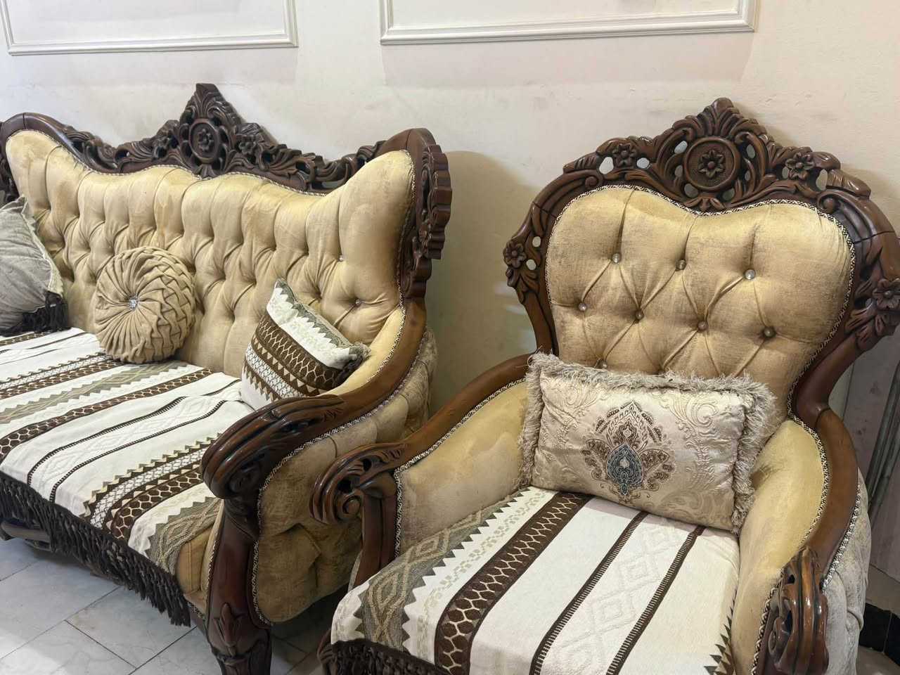� للبيع — أثاث رئاسي فاخر 🔥

✨ 10 مقاعد رئاسي بحالة ممتازة جداً
🛋️ نظيف ومرتب — تخم أخو الجديد
💎 مناسب للمجالس، المكاتب، والاستراحات

💰 السعر: 2,500,000 دينار فقط

📞 للاستفسار والتواصل:
***********

⚡️ فرصة مميزة للجادين… والسعر قابل للتفاوض عند المعاينة
 الموقع : شارع فلسطين
