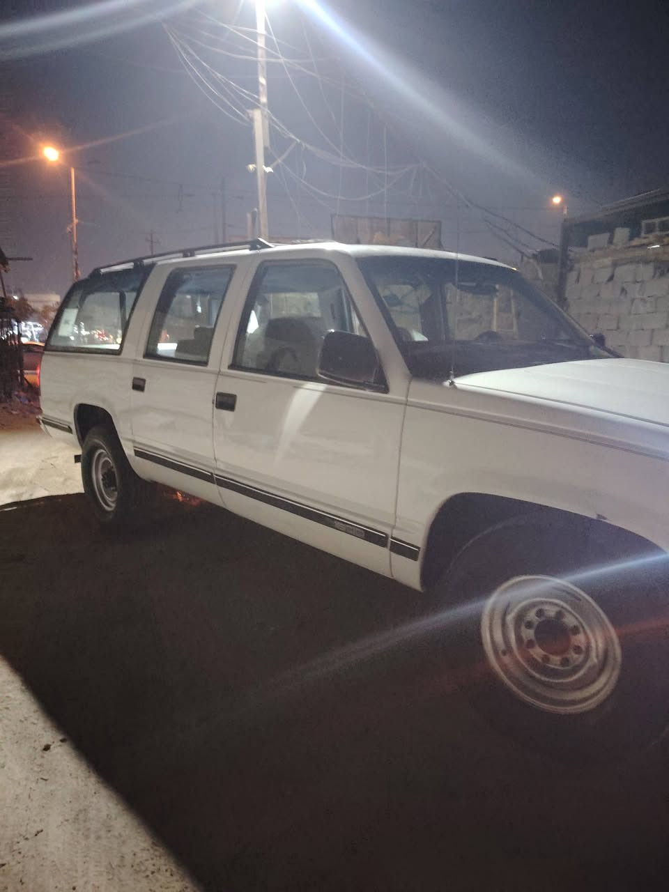 سلام عليكم جمسي ٩٩ فحل مكينه ٤٥٤ كير 1000 سياره بيه نقوصات رقمه بغداد شرط التحويل ترهم بيع او مراوس  ***********
