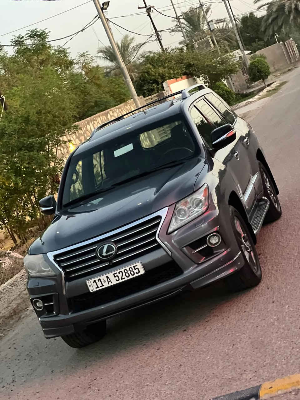 السلام عليكم لكزز ٢٠١٤
رقم بغداد باسمي سياره كلش جديده 

لون مميز

وفول موصفات

بيه بنيد صبغ وسونار مرفق بالمنشور 

البدي الخارجي كلش حلوو

مكينه كير مكفول 

داخل جديد 

السعر ٣٢٥ ورقه قفل بيع سريع وماكو هيج اسعار 

مكاني بابل حله 

***********
