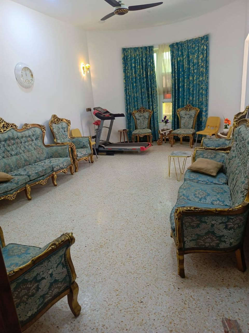 بيت للبيع طابق واحد ٢٠٠متر بناء درجة اولى طابوق احمر
غرفتين صالة مطبخ صحيات منفصل خريطة هندسية بناء ٢٠٢٣
العنوان  بعقوبة تقاطع القدس خلف المستشفى الجديد كاع الشهداء طابو صرف  وليس زراعي للمعلومات الاتصال ***********
