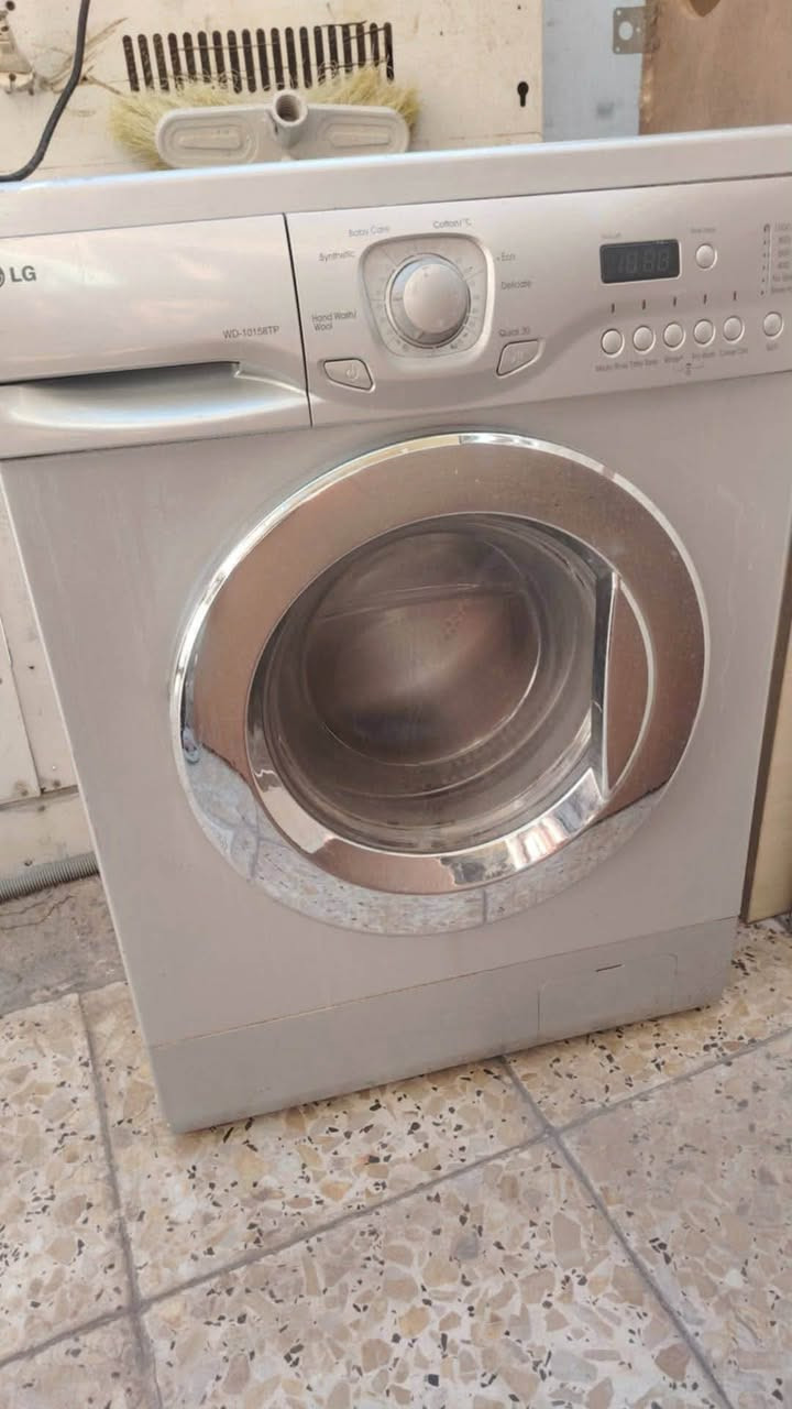 اغراض للبيع تفضلوا واتساب فقط المكان شارع البدال شرطه الرابعه
اسعار مناسبه ***********
