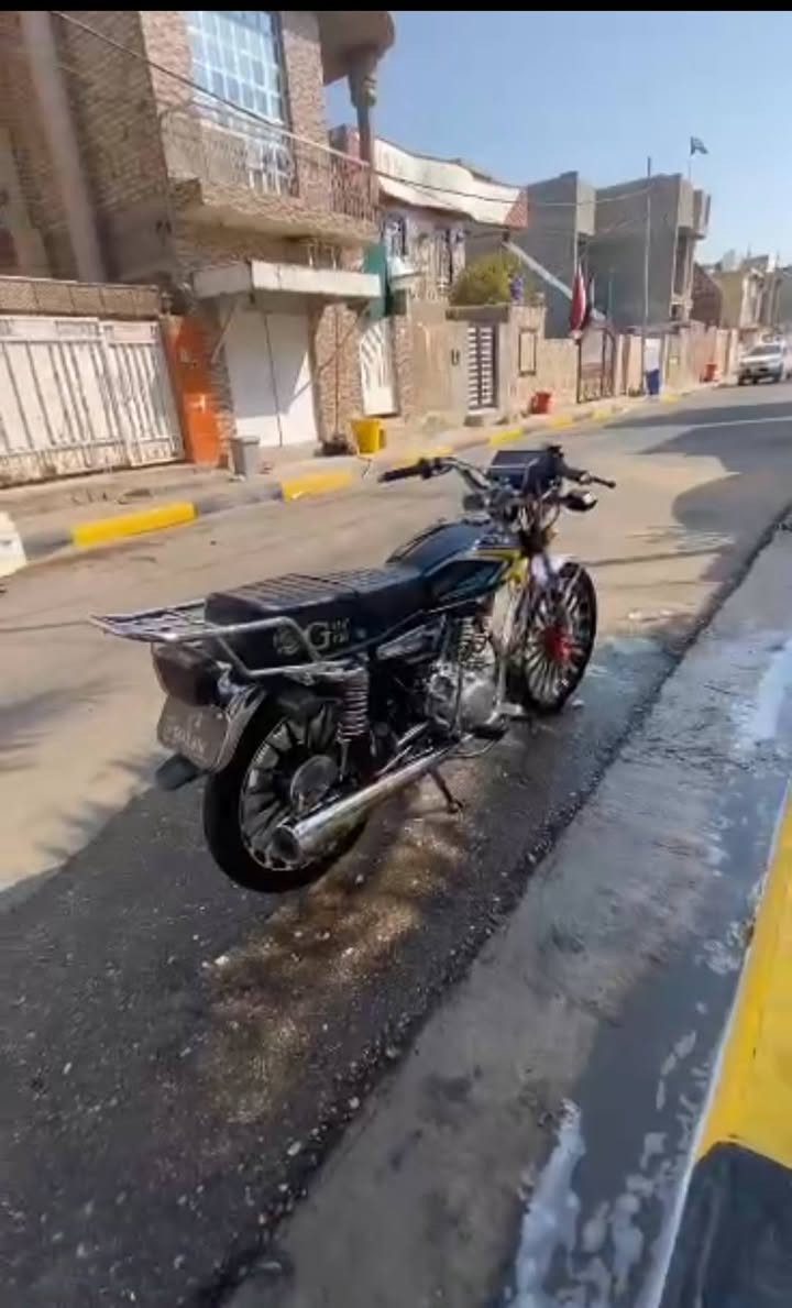 سلام عليكم دراجه سونك للبيع دراجه جديده  .2025. المكان واسط عزيزيه اوراق بغداد السعر خاص .***********
