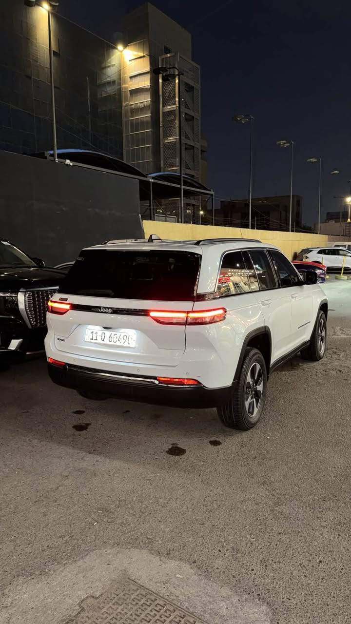جيب جراند شيروكي هايبرد Limited 4xe | 2024
JEEP GRAND CHEROKEE LIMITED 4xe

الموديل: 2024
المحرك: 2.0L Turbo Hybrid
القوة: 375 حصان
العداد : العداد 40 الف
الدفع: 4×4

بيها جاملغ صبغ فقط وحادثها بلمنشور بدون ايرباك

المواصفات:
• فتحة بانوراما
• شاشة 10.1”
• عداد رقمي 10.25”
• جنوط 20”
• Plug-in Hybrid ⚡

سعرها 25٫200$ الف دولار وبيها مجال
الموقع: بغداد
رقم الهاتف: ***********
