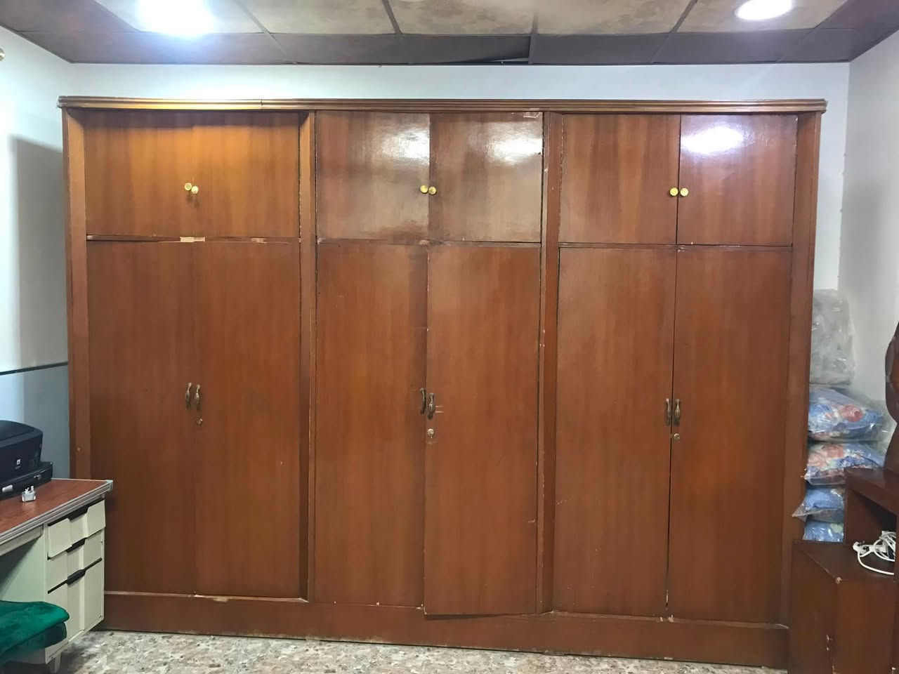 السلام عليكم غرفة اخشاب للبيع للأستفسار *********** واتساب فقط
