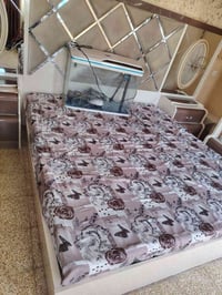 غرفة نوم • للبيع