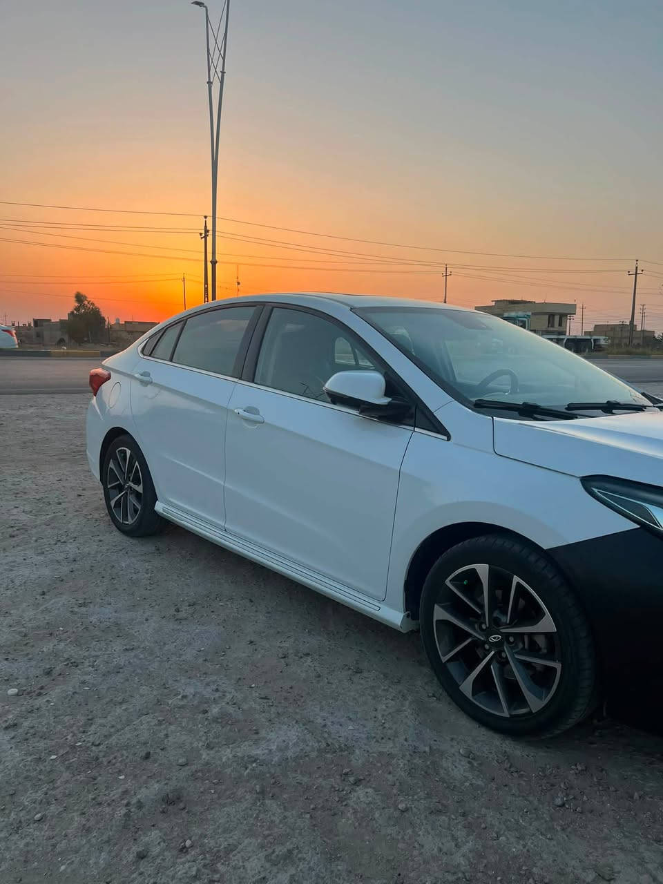 � أريزو 6 2022 — شكل 2023
� للبيع شيري أريزو 6 برو 🔥
🚘 موديل 2022 — شكل 2023 — فول أوبشن

✨ سيارة أنيقة، اقتصادية، ومواصفاتها عالية جداً مقارنة بسعرها.

🔹 المواصفات:
• محرك 1.5 تيربو
• قوة 145 حصان 💪
• عزم 210 نيوتن متر
• قير CVT أوتوماتيك
• دفع أمامي
• جنوط ألمنيوم 17 إنچ
• فتحة سقف بانوراما
• كاميرا 360°
• حساسات خلفية
• دخول وتشغيل بدون مفتاح
• تشغيل بصمة/زر
• شاشة وسطية
• شاشة عدادات رقمية
• تحكم بالمقود
• مثبت سرعة
• مكيف إلكتروني
• مقاعد جلد
• مقعد سائق كهربائي
• مرايا كهربائية
• إضاءة LED
• إضاءة داخلية
• نظام مراقبة ضغط الإطارات
• ABS + EBD + ESP
• فرامل يد كهربائية + Auto Hold
• 6 وسائد هوائية
• نظام مساعدة صعود المرتفعات
• نظام مانع الانزلاق
• شنطة خلفية واسعة 570 لتر

📌 الموديل: 2022
📌 الشكل: 2023
📌 الفئة: فول أوبشن
📌 العداد: 95.000
📌 الموقع: الناصرية الشوفة 
💰 السعر: خاص 
🔥 السيارة جاهزة للفحص من المشتري وبأي مكان يختاره

ضربة خشم البنيد دعامية امامية مبدلة 
صور الحادث موجودة 
📞 للجادين فقط: ***********
